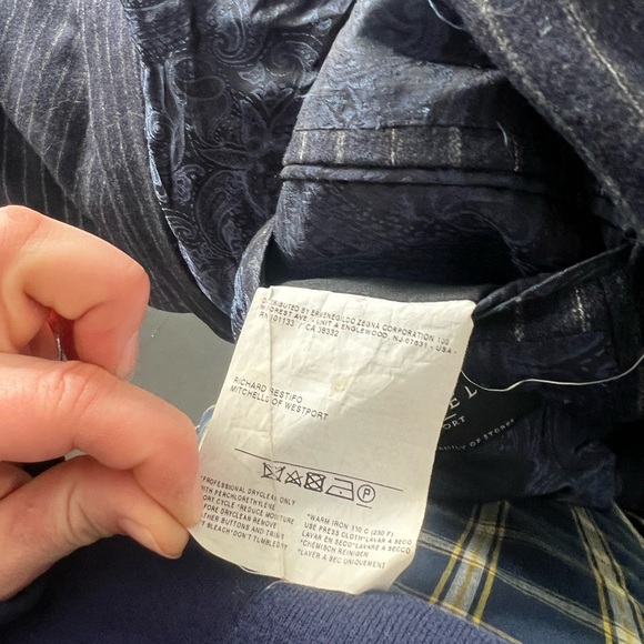 Ermenegildo Zegna Navy Wool Suit, size XL (54-56) - Picture 8 of 12